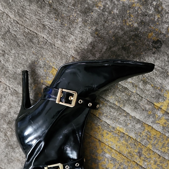 Colin Stuart Black Patent Leather High Heel Gold Belted Strap Boots - Picture 4 of 8